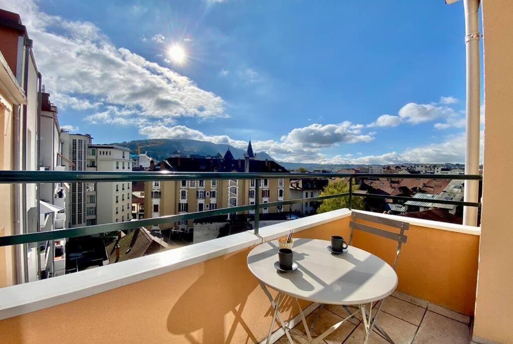 Toit-Terrasse Traversant Plein Centre 100M Du Lac Apartment อานซี ภายนอก รูปภาพ